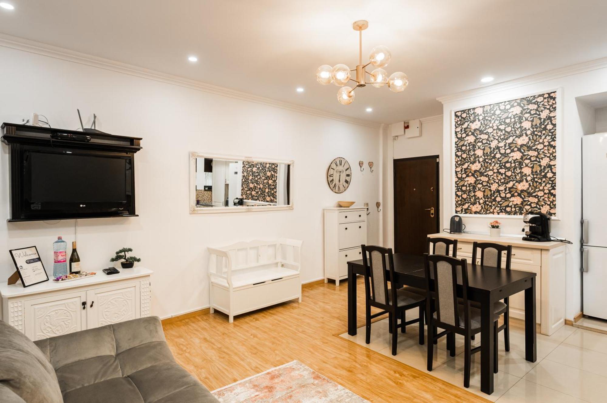 Апартаменты Apollonia Estate Old Town Big And Luxurious Брашов Экстерьер фото